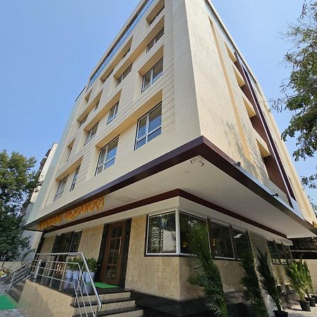 Hotel Golden Nest 탄 외부 사진