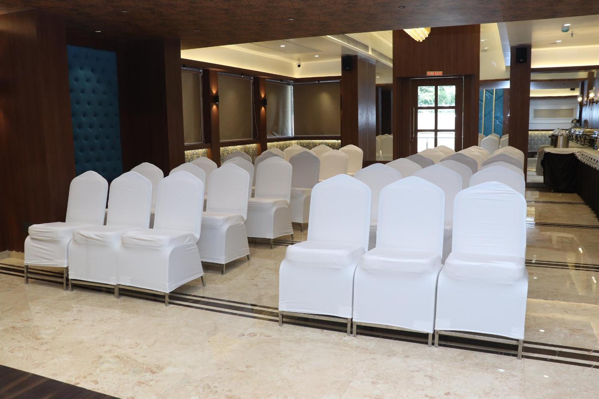 Hotel Golden Nest 탄 외부 사진