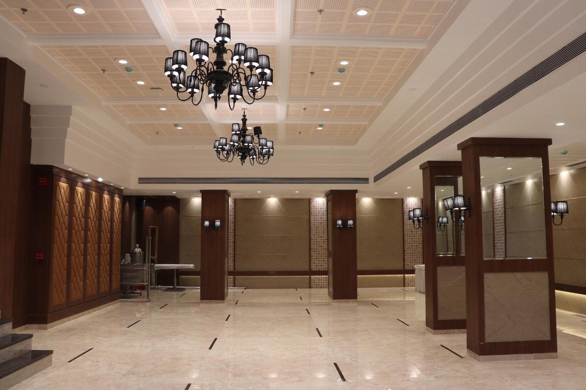 Hotel Golden Nest 탄 외부 사진