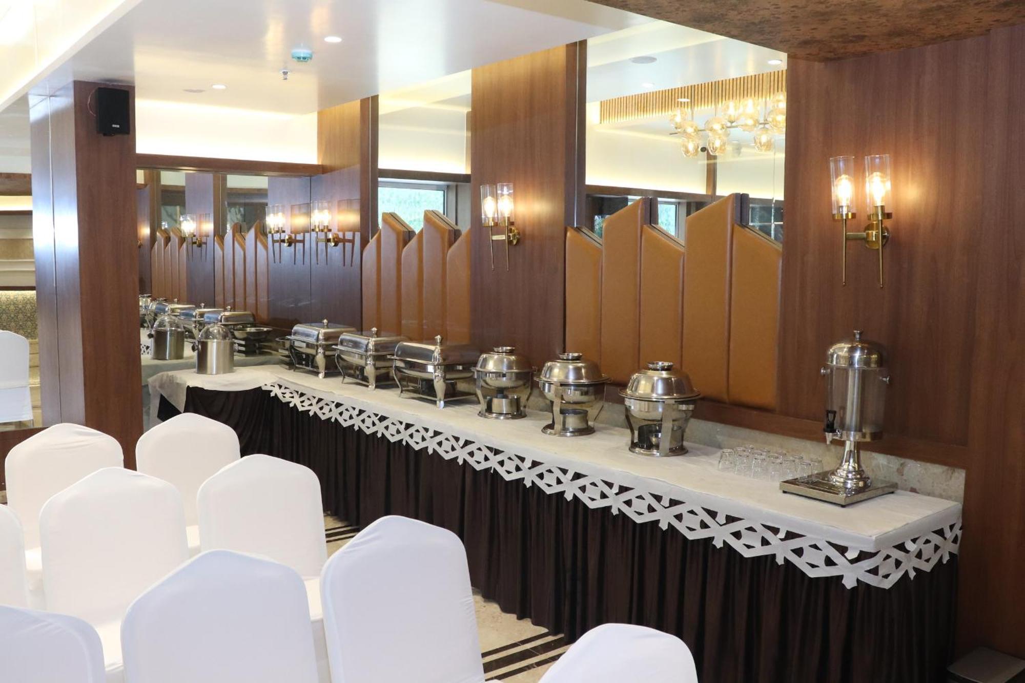 Hotel Golden Nest 탄 외부 사진
