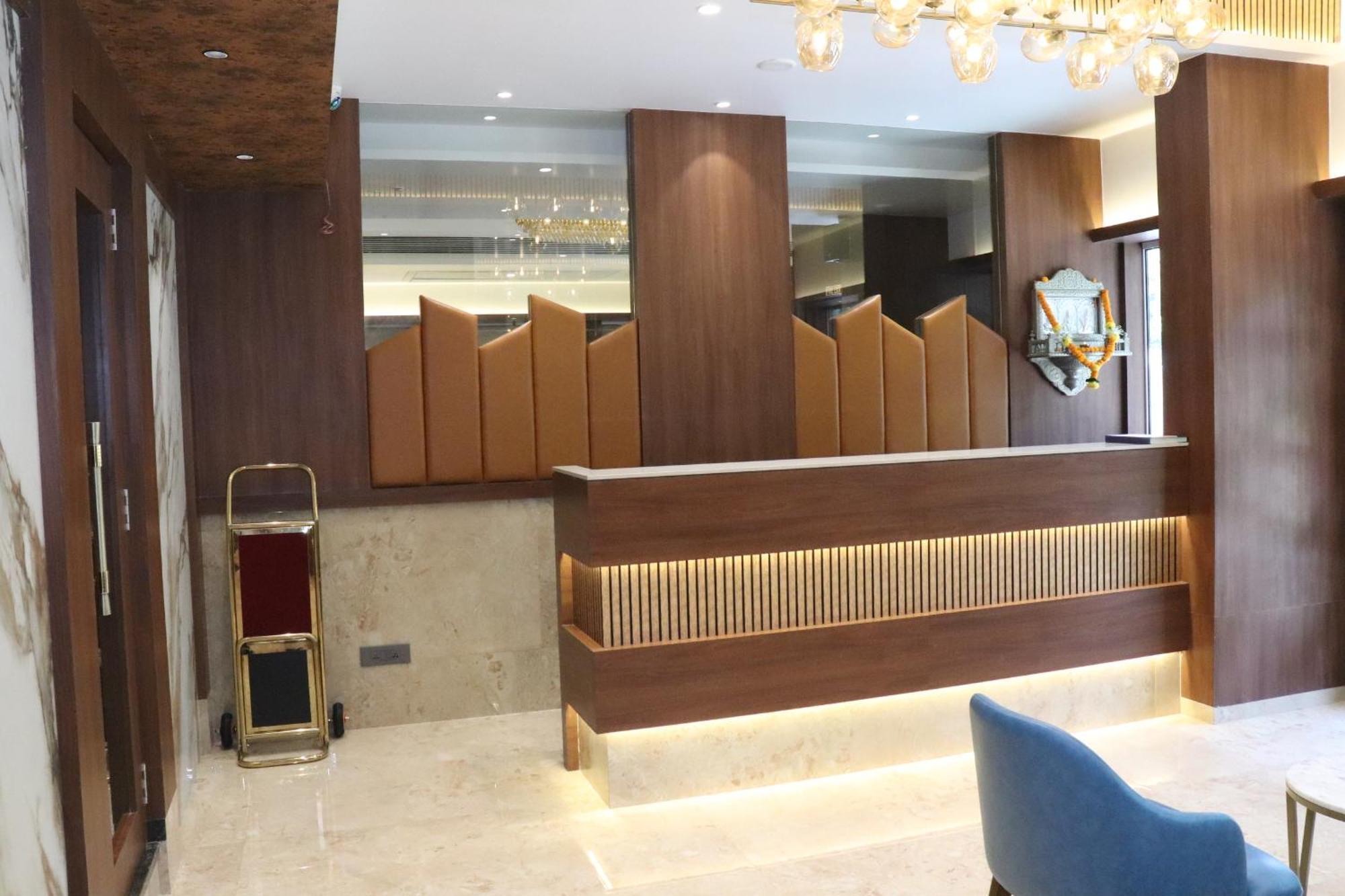 Hotel Golden Nest 탄 외부 사진