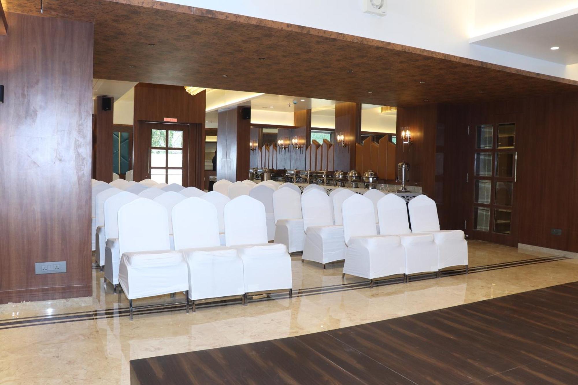 Hotel Golden Nest 탄 외부 사진