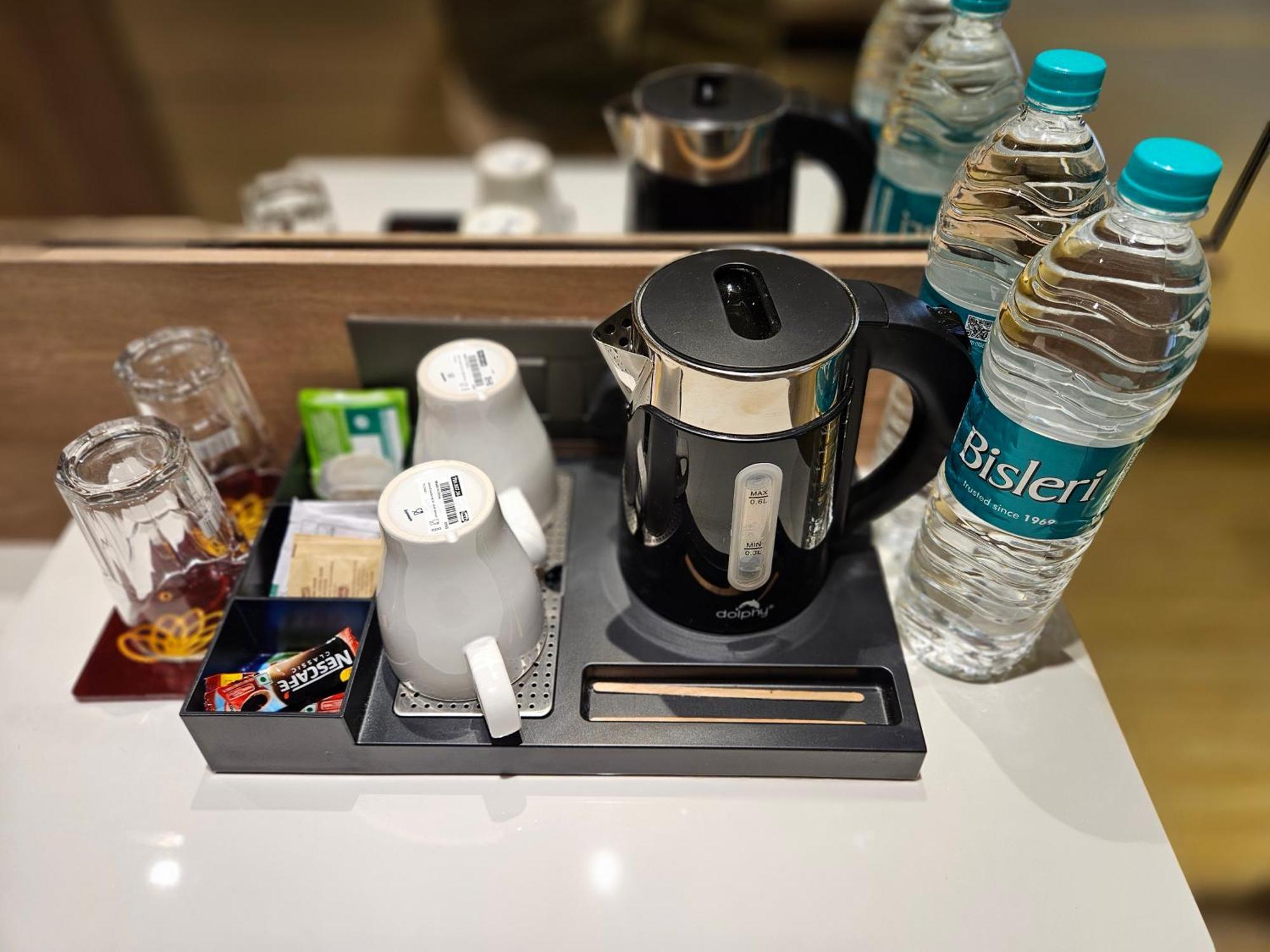 Hotel Golden Nest 탄 외부 사진