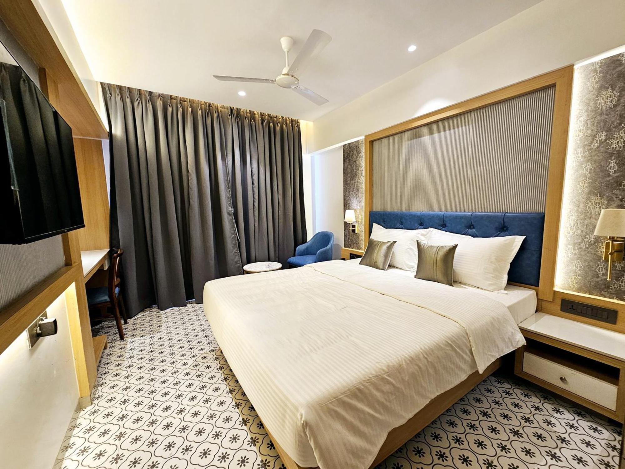 Hotel Golden Nest 탄 외부 사진