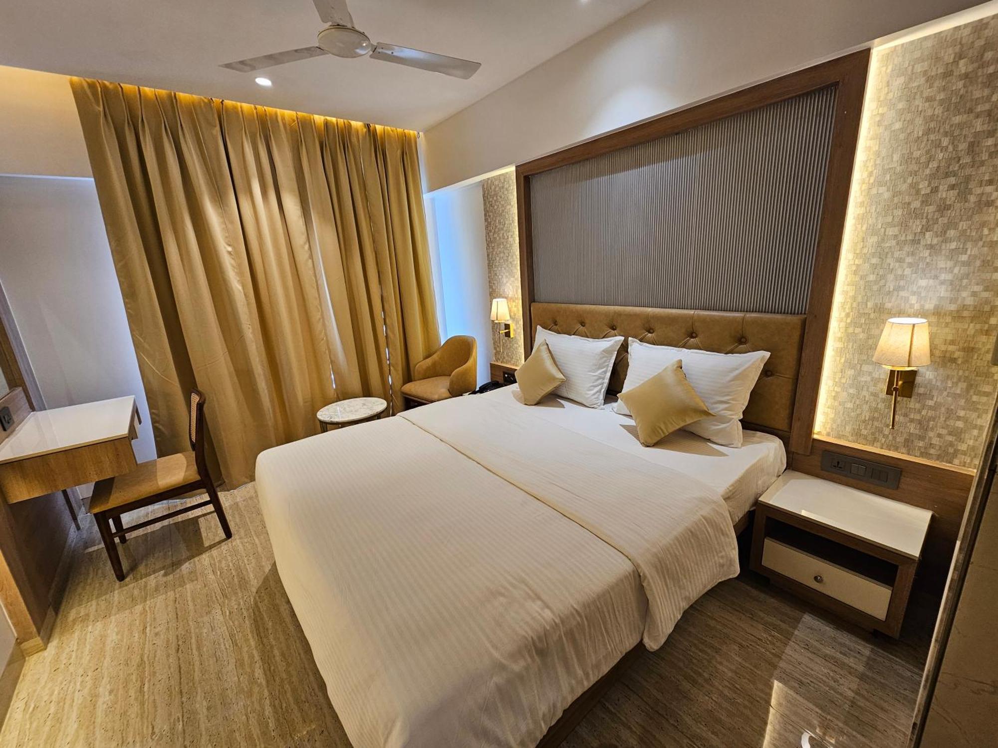 Hotel Golden Nest 탄 외부 사진