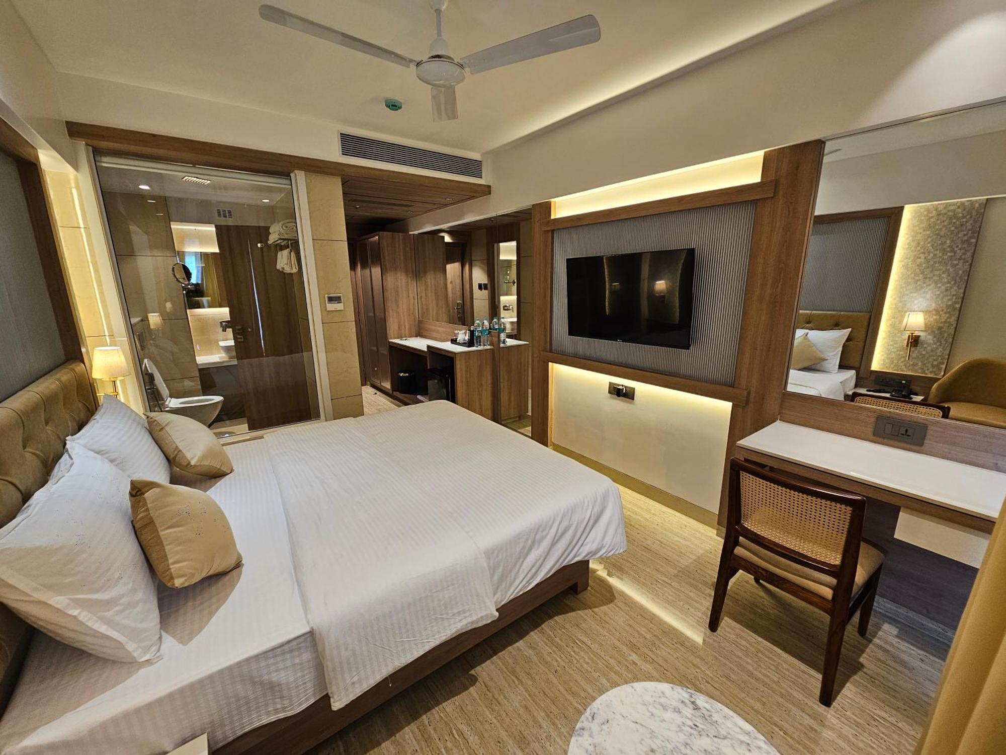 Hotel Golden Nest 탄 외부 사진